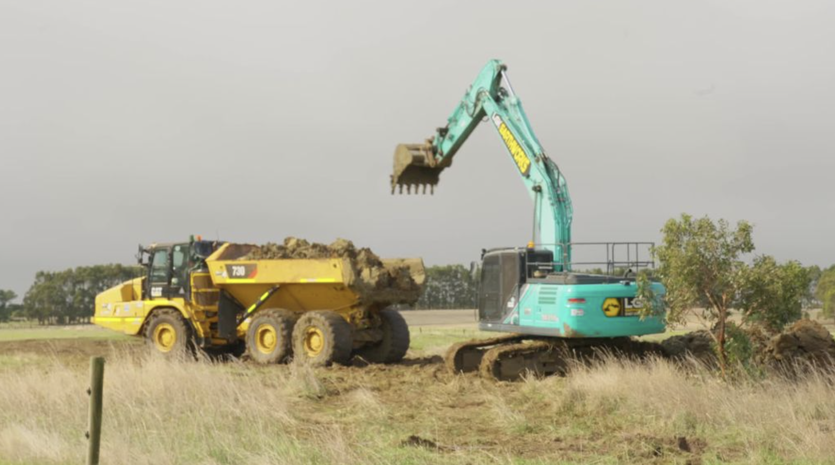 What is included in a construction cost plan